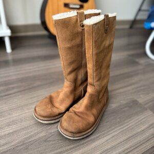 Ugg sheepskin boots